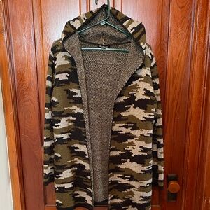 Stylish Camouflage Women's Hooded Cardigan